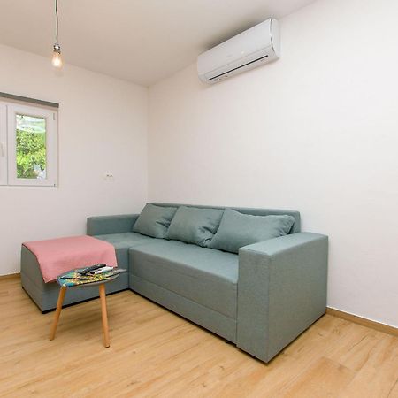 Apartment Petea Omiš Eksteriør bilde