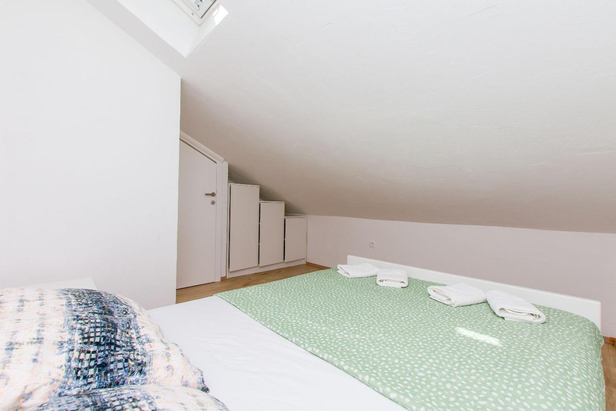Apartment Petea Omiš Eksteriør bilde
