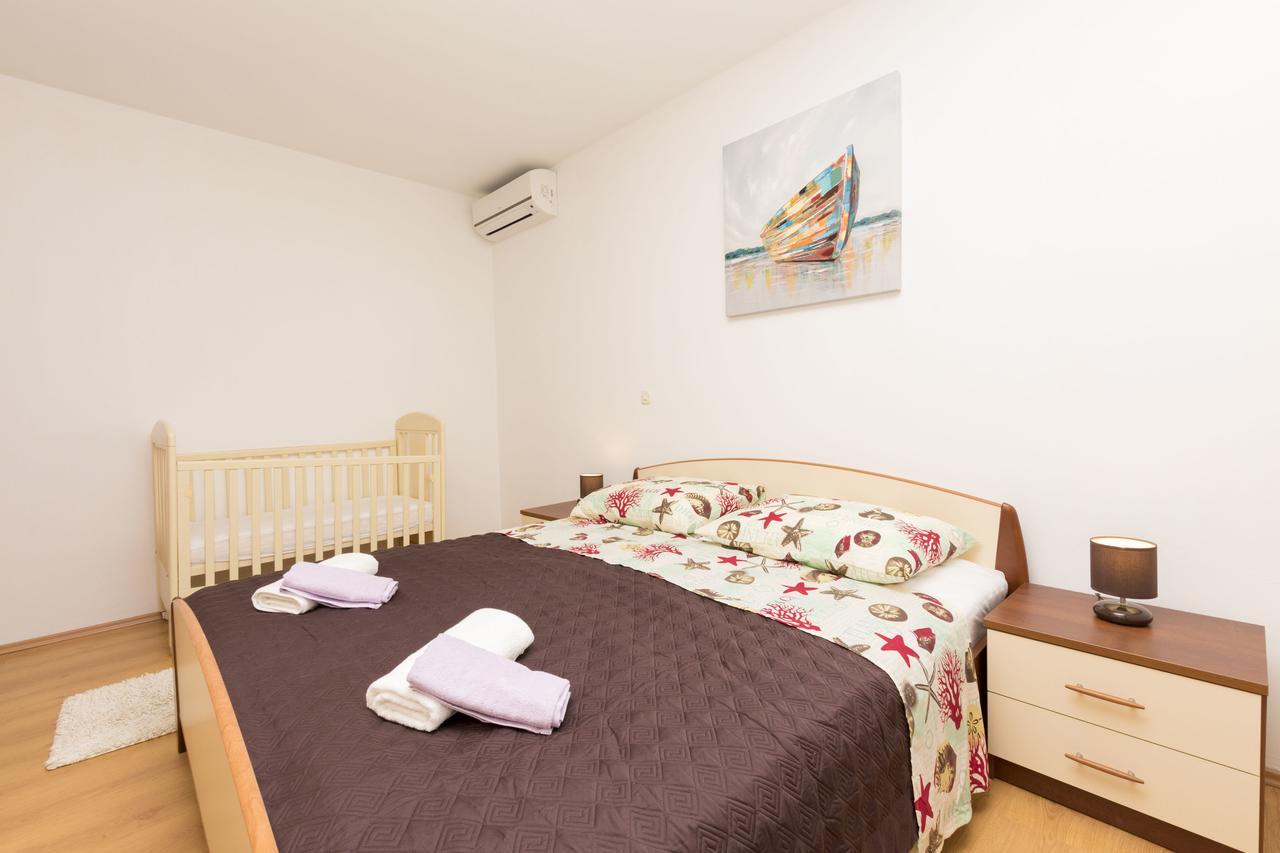 Apartment Petea Omiš Rom bilde