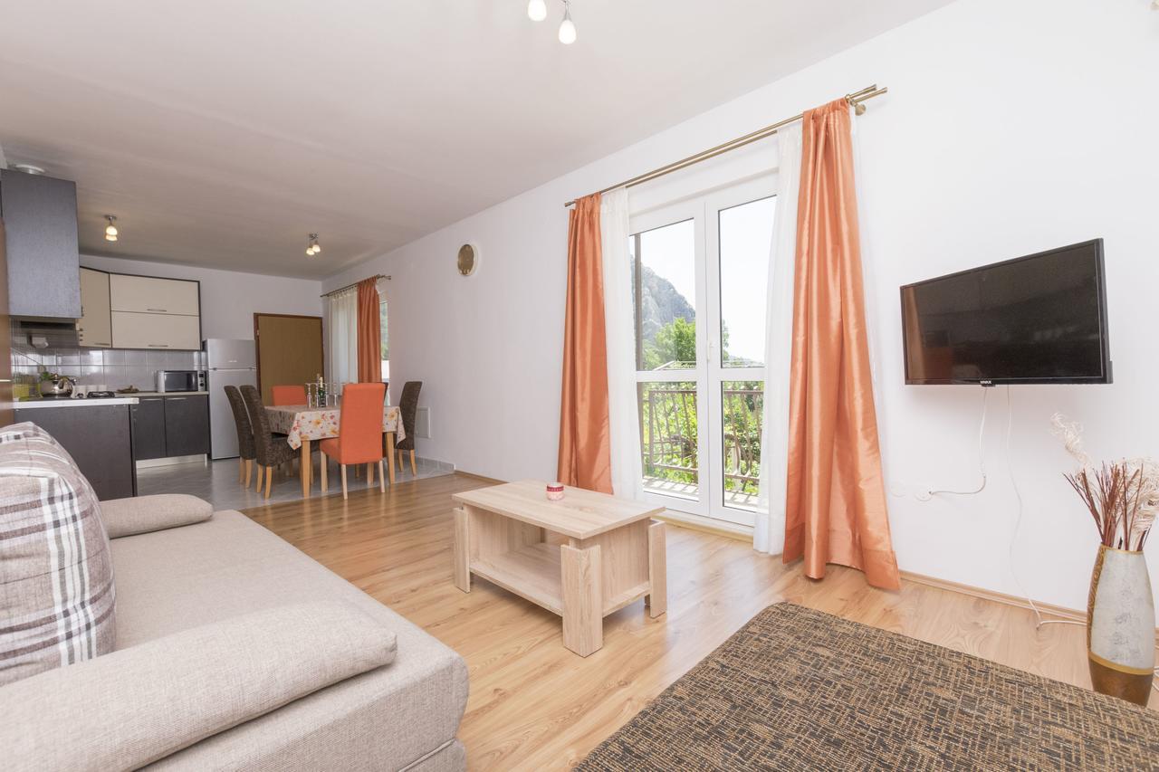 Apartment Petea Omiš Eksteriør bilde