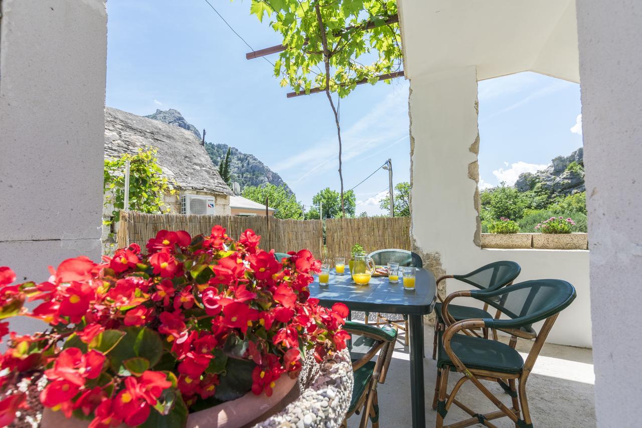 Apartment Petea Omiš Eksteriør bilde