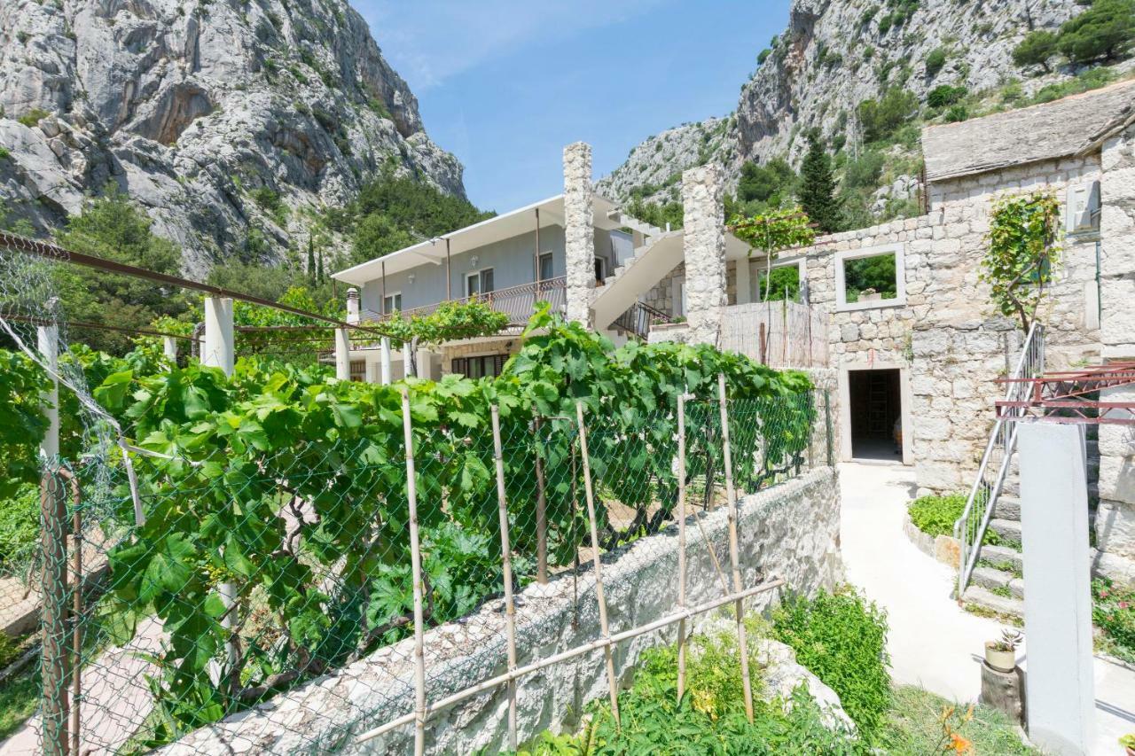 Apartment Petea Omiš Eksteriør bilde
